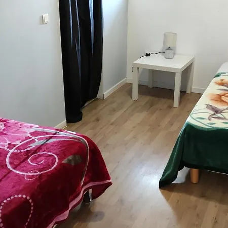 La maison est dans le pré Tatil Evi *