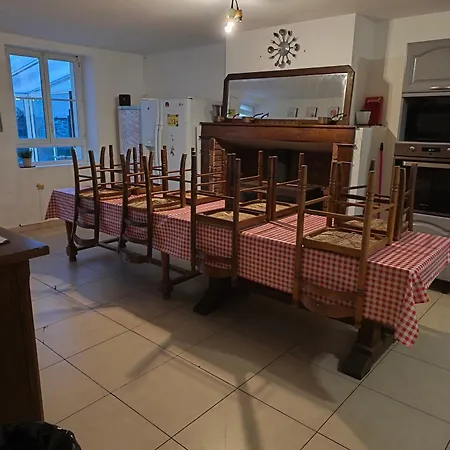 La maison est dans le pré Tatil Evi *
